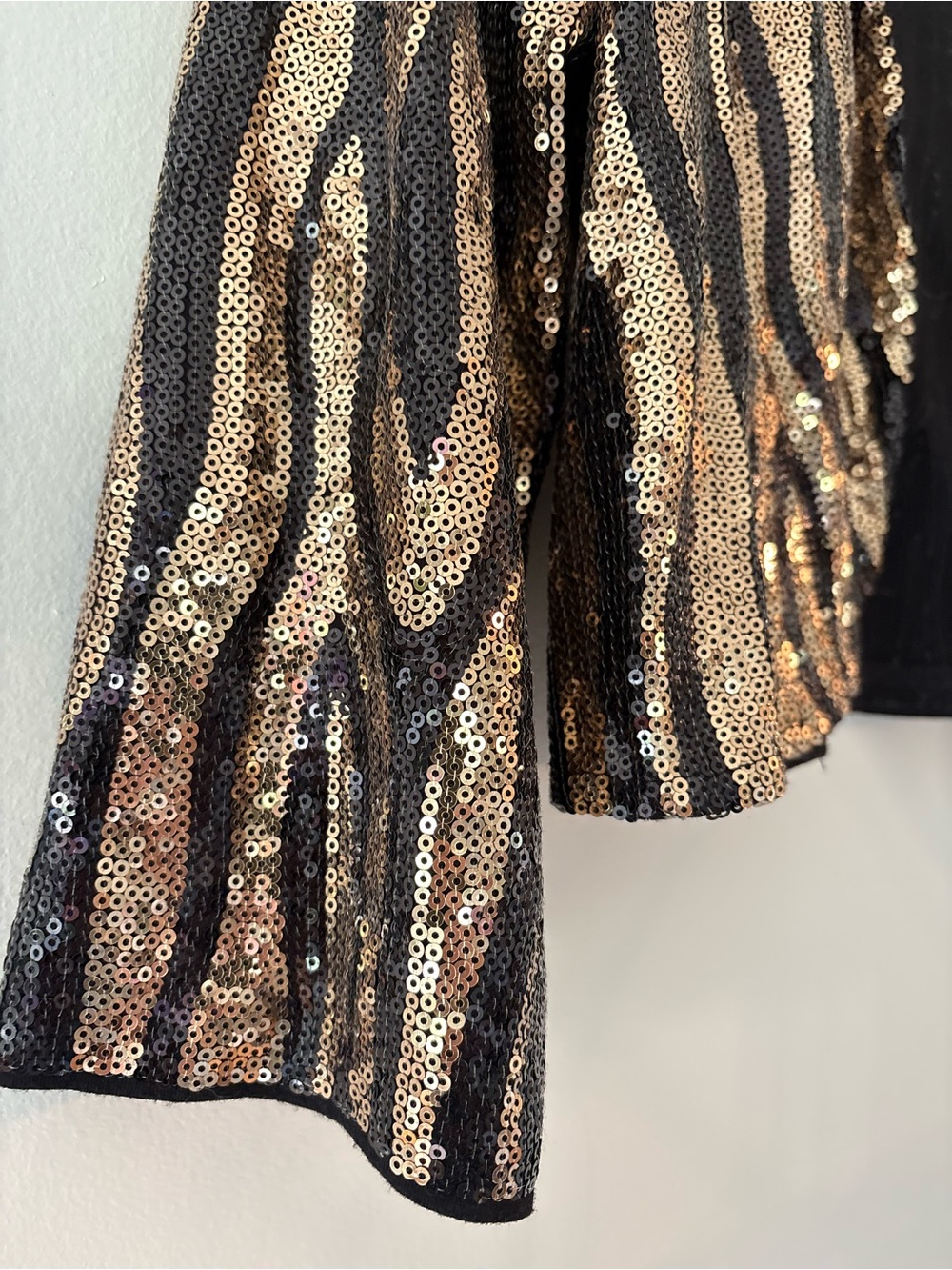 Vintage Cache Gold & Black Sequin Zebra Cropped Jacket Size M/L Mobwife Top - Picture 3 of 7